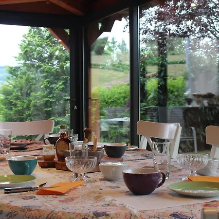 Alojamento de Acomodação e Pequeno-almoço Ce Petit Chemin 3*